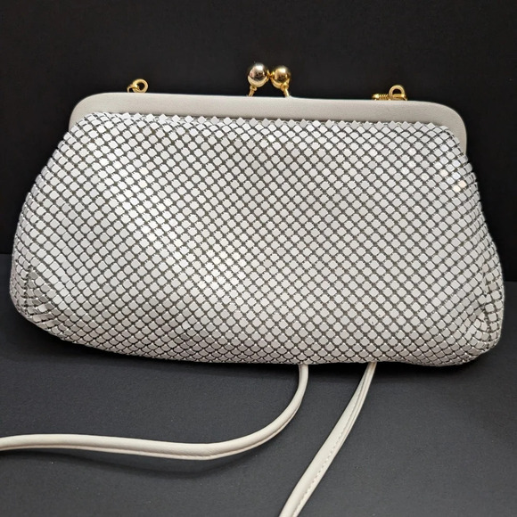 Whiting & Davis White Mesh Small Evening Bag with Strap and Clasp closure . - Picture 2 of 9